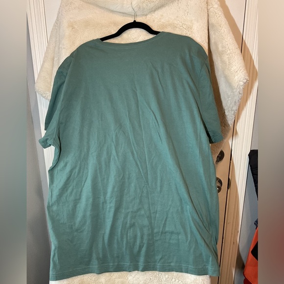 Nautica Men's Green V-Neck Shirt - Picture 3 of 3